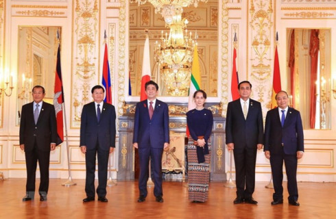 pm phuc attends 10th mekong japan summit