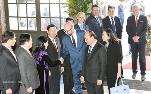 pm phuc arrives in belgium for 12th asem summit