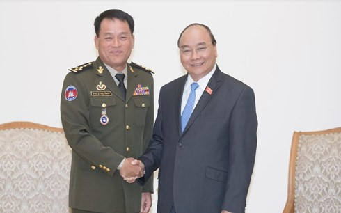pm phuc desires closer traditional friendship with cambodia