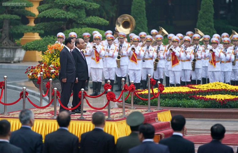 welcoming ceremony for cambodian pm in hanoi