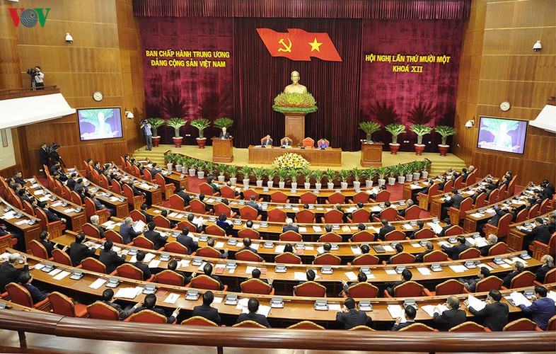 party central committees 11th plenum makes decisions on key issues