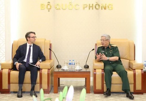 vietnam aspires to enhance defence links with eu