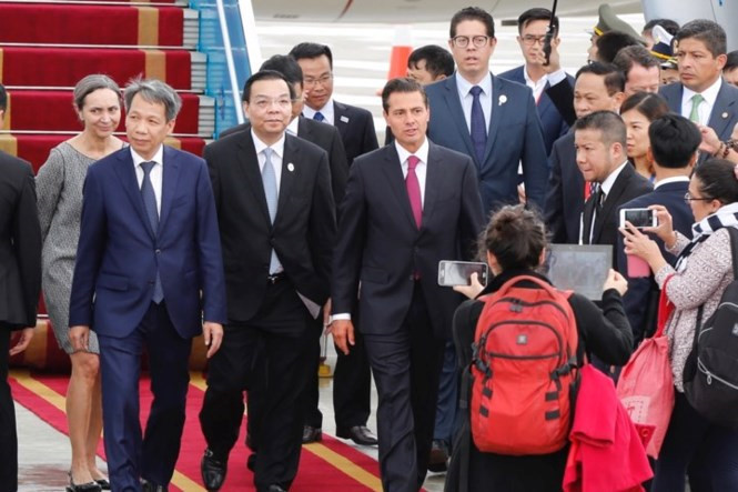 apec delegates arrive at danang international airport