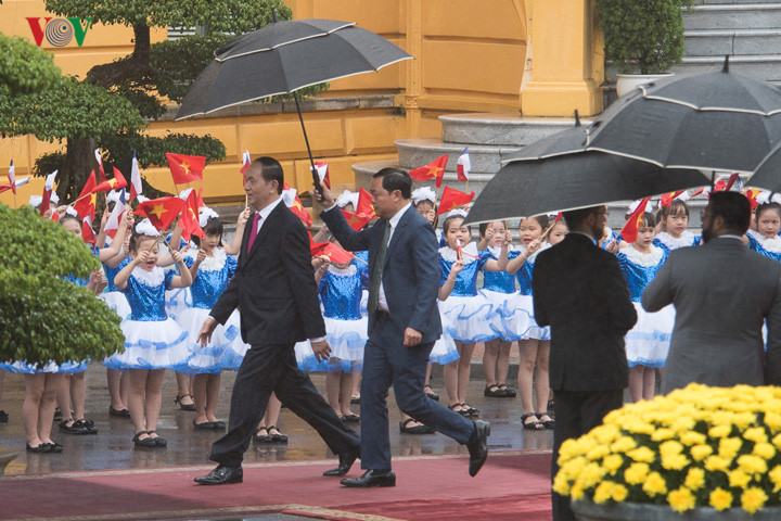 welcoming ceremony for chilean president in hanoi