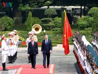 Polish President Duda cordially welcomed in Hanoi
