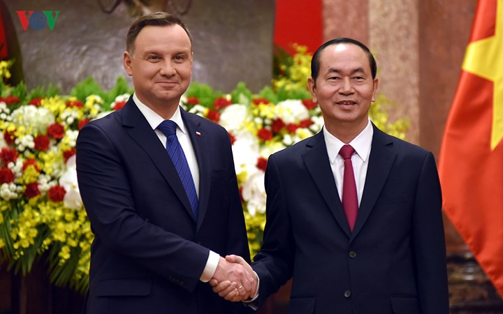 polish president duda cordially welcomed in hanoi