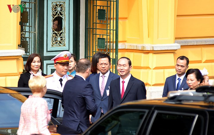 polish president duda cordially welcomed in hanoi