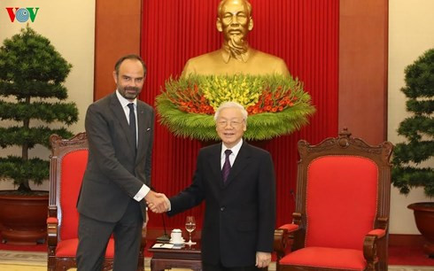 party and state leader receives french prime minister