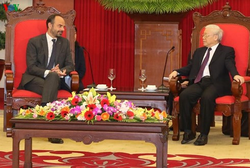 party and state leader receives french prime minister