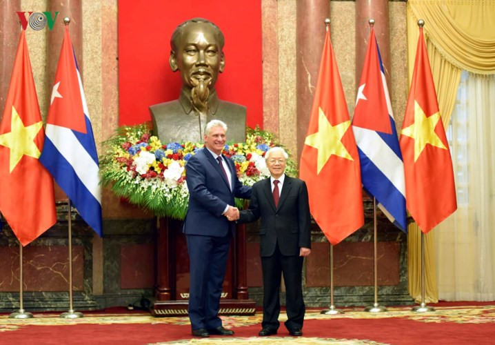 cuban president welcomed in hanoi