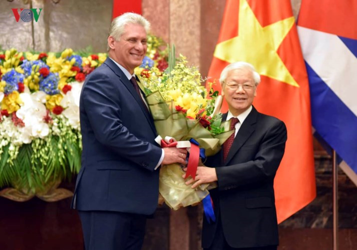 cuban president welcomed in hanoi