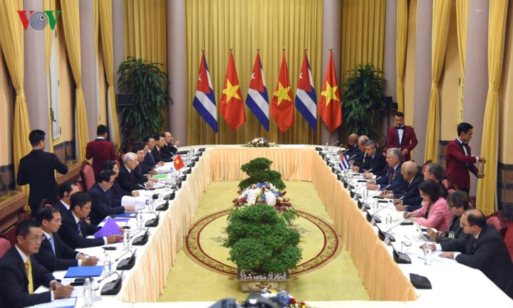 cuban president welcomed in hanoi