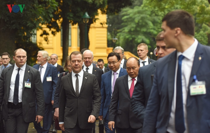 official welcoming ceremony for russian pm dmitry medvedev