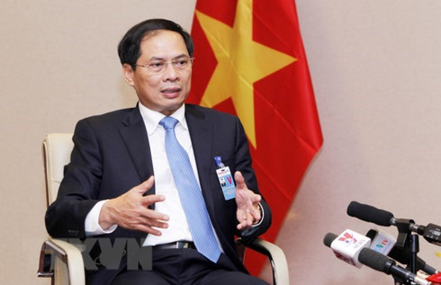 vietnam constructively contributes to apec economic leaders week official