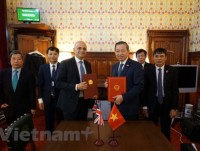 Vietnam, UK ink MoU on anti-human trafficking cooperation