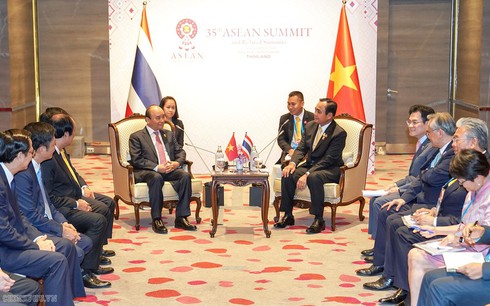 vietnam resolutely protects international law in east sea issue