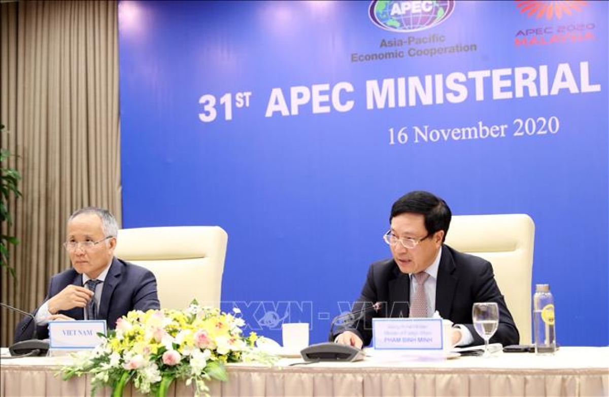 Vietnamese Deputy Prime Minister and Foreign Minister Pham Binh Minh has made a number of proposals to weather the COVID-19 crisis at the meeting. (Photo: VNA)