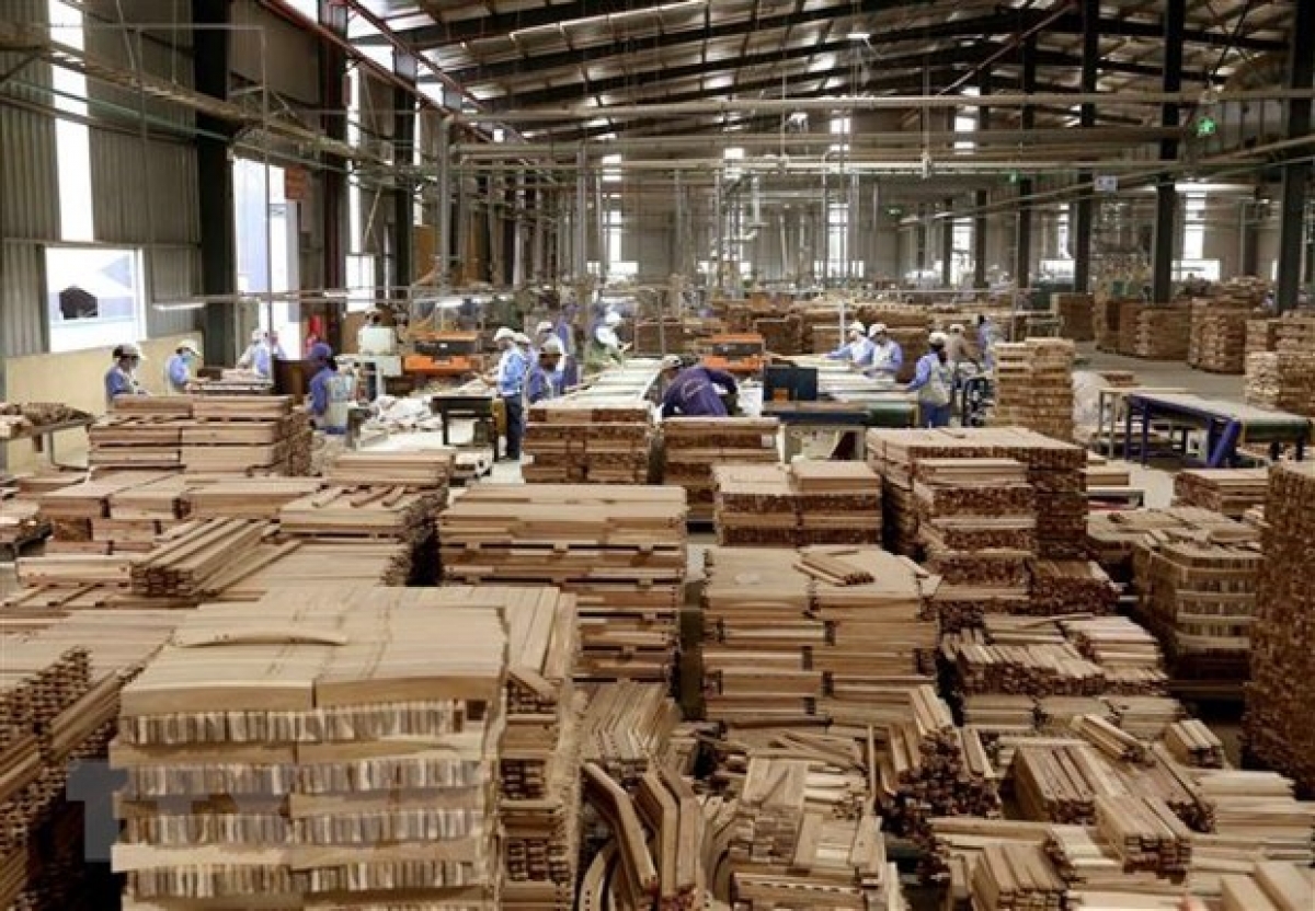 Producing wooden products for export to the EU of WOODSLAND Tuyen Quang Joint Stock Company