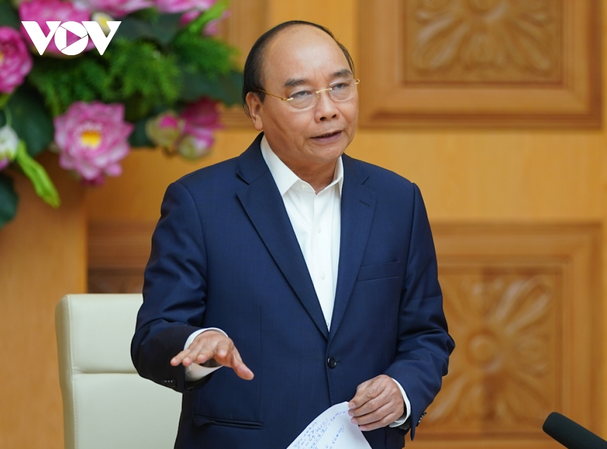 Prime Minister Nguyen Xuan Phuc hails the textile and garment industry's efforts in coping with the impact of the COVID-19 pandemic