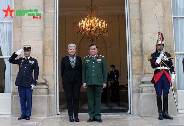 Vietnam, France seek new defence cooperation opportunities hinh anh 1