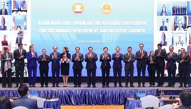 PM outlines three priorities for ASEAN sub-regional cooperation hinh anh 1