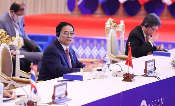 ASEAN needs to join hands to create new growth engine: PM hinh anh 1