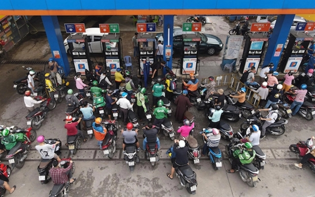 SBV asks commercial banks to support fuel traders hinh anh 1