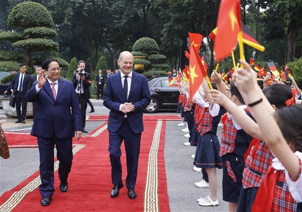 Welcome ceremony held for German Chancellor Olaf Scholz hinh anh 1