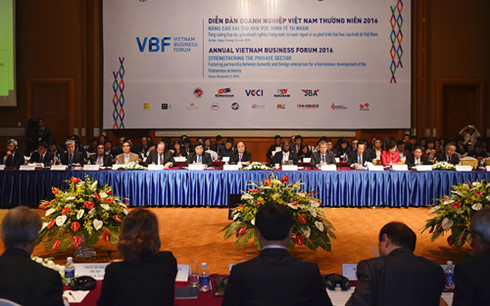 pm phuc gives keynote address at vietnam business forum