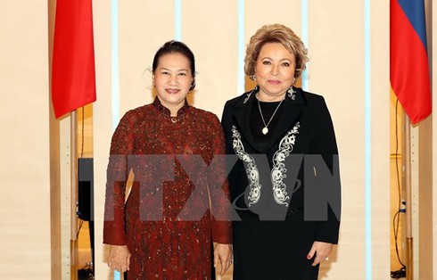vietnamese russian top legislators hold talks