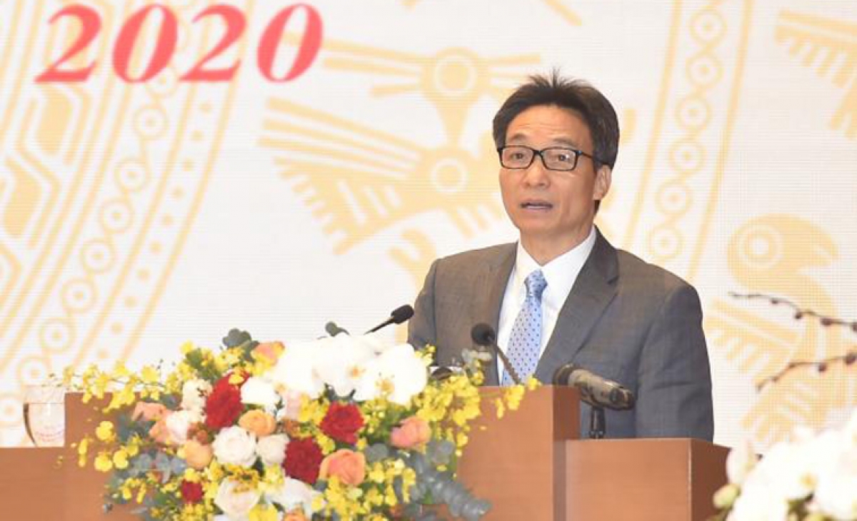 Deputy Prime Minister Vu Duc Dam, who is also head of the National Steering Committee on COVID-19 Prevention and Control, warns about the risk from illegal entries into the country following the detection of several coronavirus infections in southern Vietnam. (Photo: VGP)