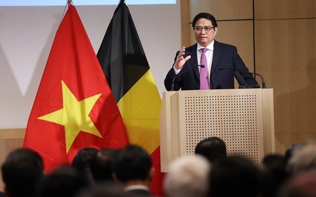 PM attends Vietnam-Belgium Business Forum in Brussels hinh anh 1