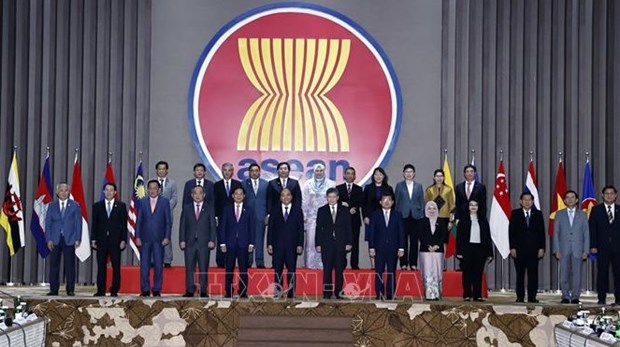 Vietnam attaches importance to relations with ASEAN: President hinh anh 1