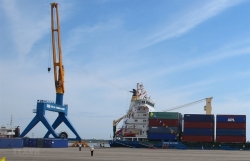 Vietnam to enhance competitiveness of logistics industry