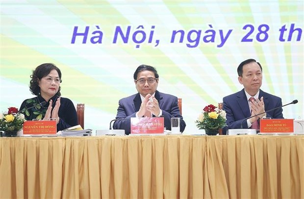 PM asks banking sector to ensure legitimate interests of people, businesses hinh anh 1