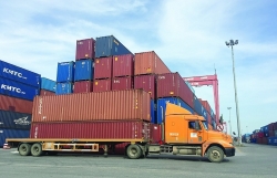Export surplus has just made achievements, exports face potential risks