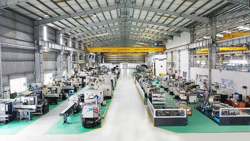 The trend of shifting mechanical production - heavy industry from developed countries to ASEAN and Vietnam creates a great deal of room for enterprises in the supporting industry. Photo: THACO Industries