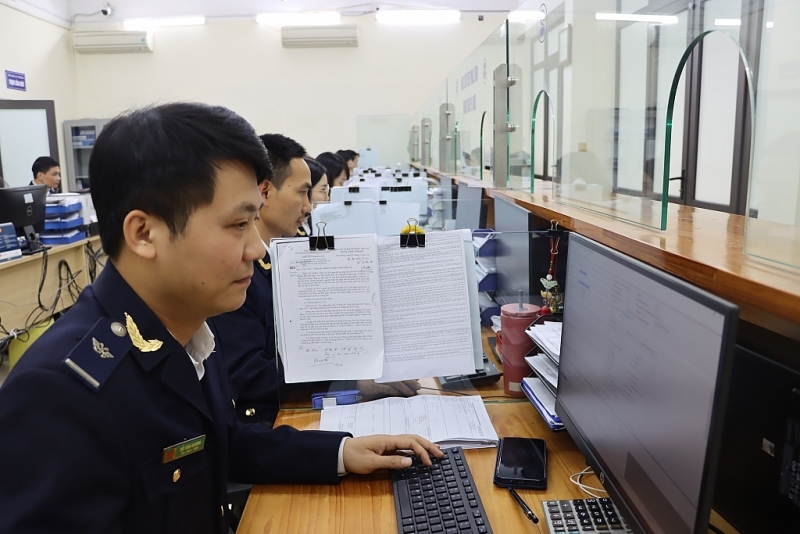 Professional activities at Hai Phong Customs. Photo: T.Bình