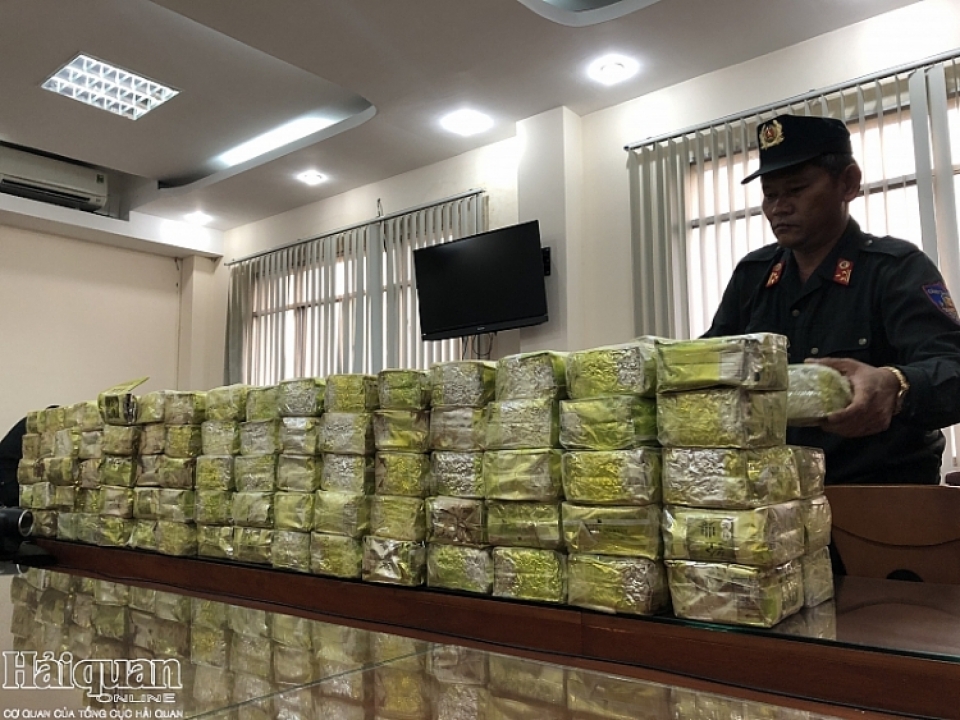 unit 6 anti smuggling and investigation department general department of vietnam customs participated in the seizure of 300 kg of narcotics