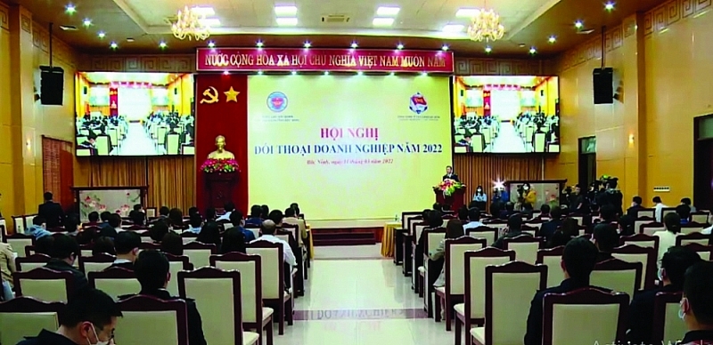 A scene of the Business Dialogue Conference 2022 held by the Bac Ninh Customs Department on March 11. Photo: Quang Hùng