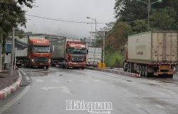 Lang Son continue changing tractor of four vehicles/turn through Huu Nghi – Youyi Guan International Border Gate
