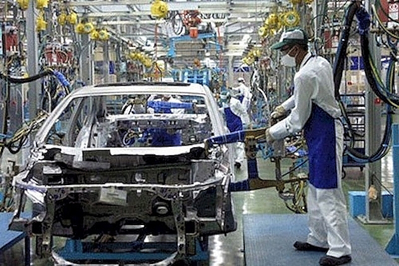 The Ministry of Finance has just drafted the Government's report and decree on the deadline extension of the excise tax payment for domestically manufactured and assembled automobiles. Source: Internet