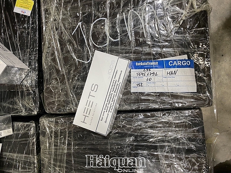 5,000 packs of smuggled cigarettes seized at Noi Bai International Airport