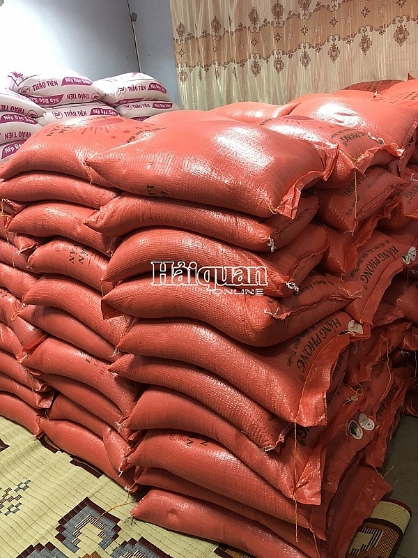 More than 14 tonnes of smuggled rice valued at nearly VND 130 million
