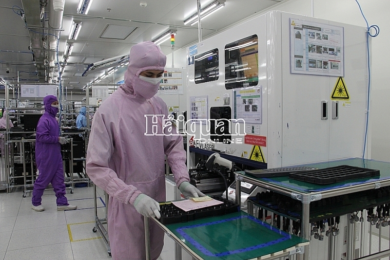 Production of high-tech goods in export processing enterprises. Photo: H.Nụ