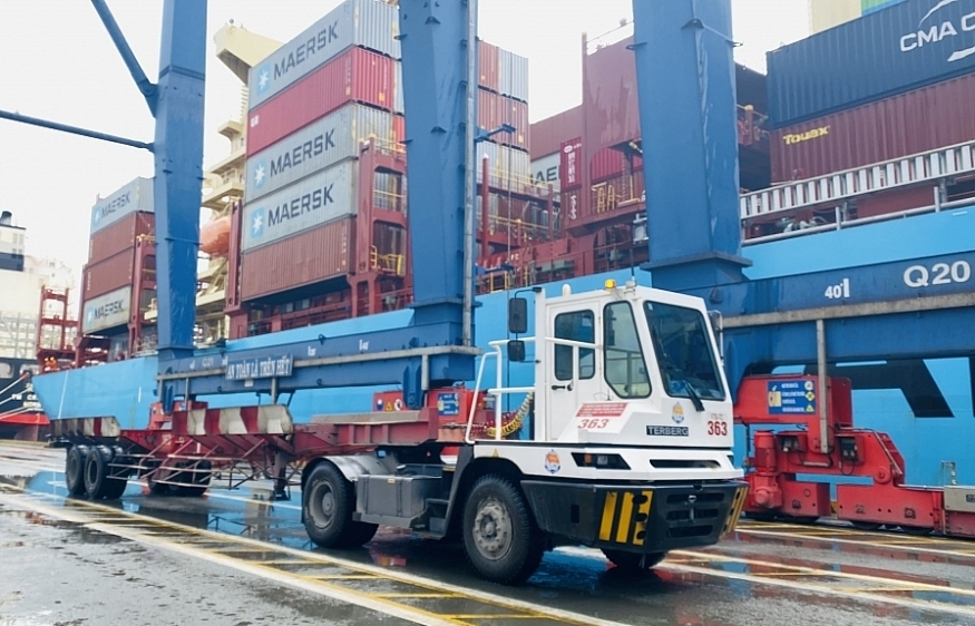 Ho Chi Minh City Customs removes obstacles for logistics businesses