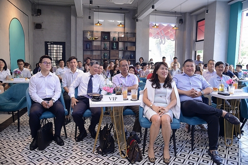 Businesses participating in Morning Coffee organized by Ho Chi Minh City Logistics Association (HLA)