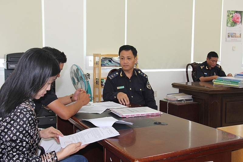 Khanh Binh Customs guides businesses to make electronic declarations from April 19, 2023. Photo:T.H