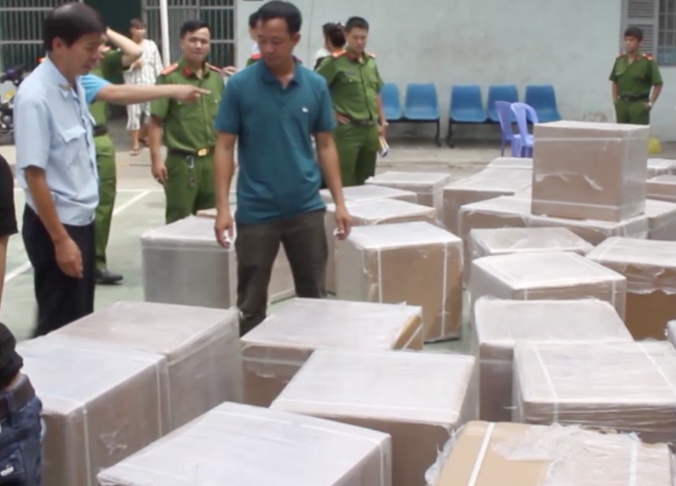 owner of smuggled new drugs shipment was detected to import illegal medical equipment before