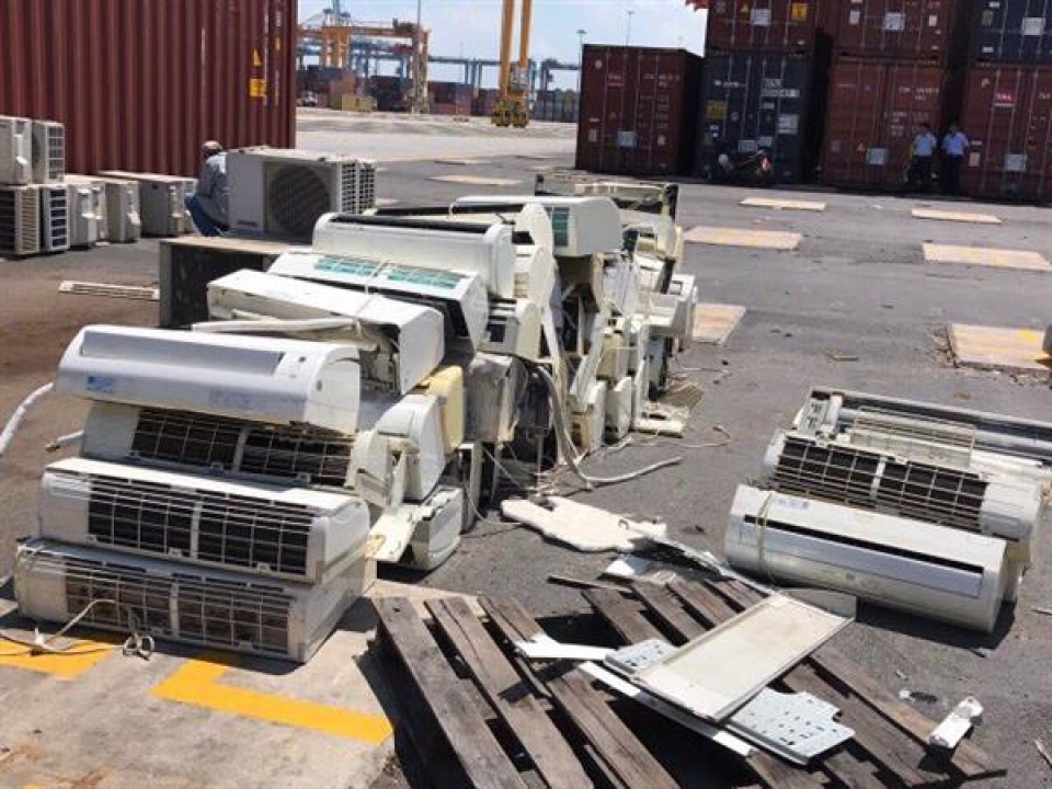 cai mep customs continues to seize hundreds of smuggled air conditioners